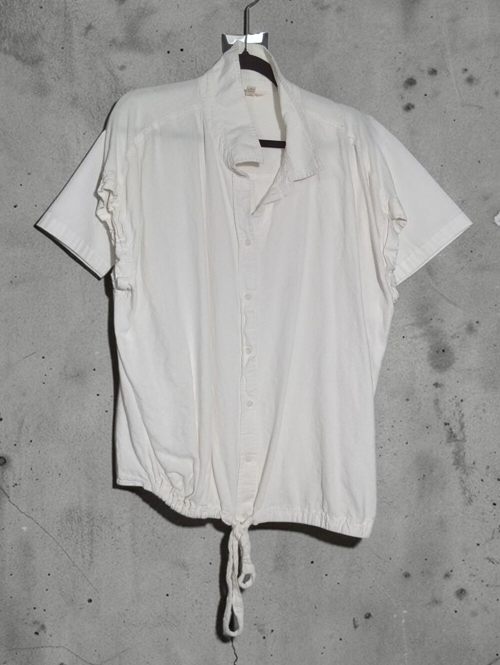 Terra & Sky White Short-Sleeve Button-Front Drawstring Hem Shirt